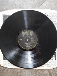 ELTON JOHN  1 press!!! pay,red vinyl