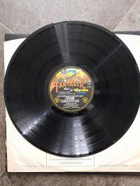 ELTON JOHN 1 press!!! pay,red vinyl 23 may, 1975 (not meshok) ELTON JOHN 1 press!!! pay,red vinyl 23 may, 1975 (not meshok)